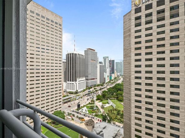 335 S Biscayne Blvd 2704, Miami FL 33131