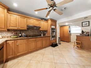 325 Bayberry Dr, Plantation FL 33317