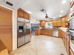 325 Bayberry Dr, Plantation FL 33317