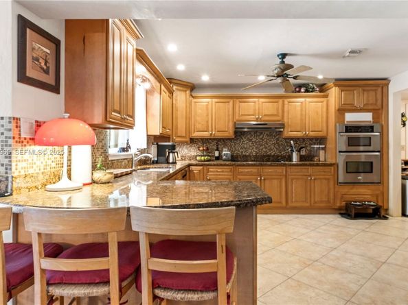 325 Bayberry Dr, Plantation FL 33317