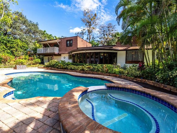 325 Bayberry Dr, Plantation FL 33317