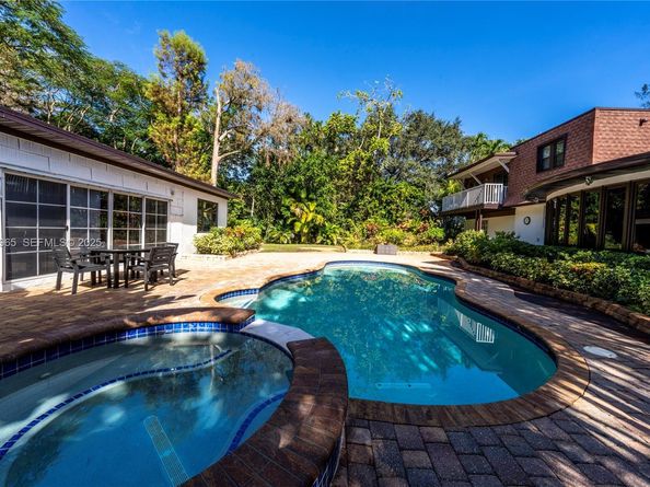 325 Bayberry Dr, Plantation FL 33317