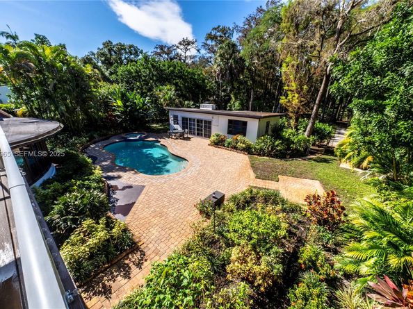 325 Bayberry Dr, Plantation FL 33317