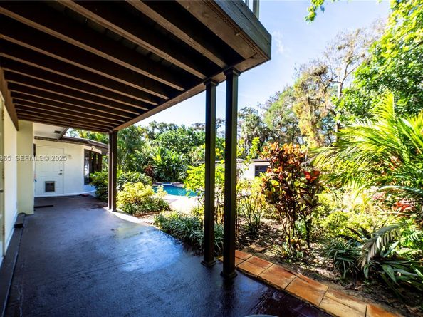 325 Bayberry Dr, Plantation FL 33317