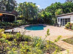 325 Bayberry Dr, Plantation FL 33317