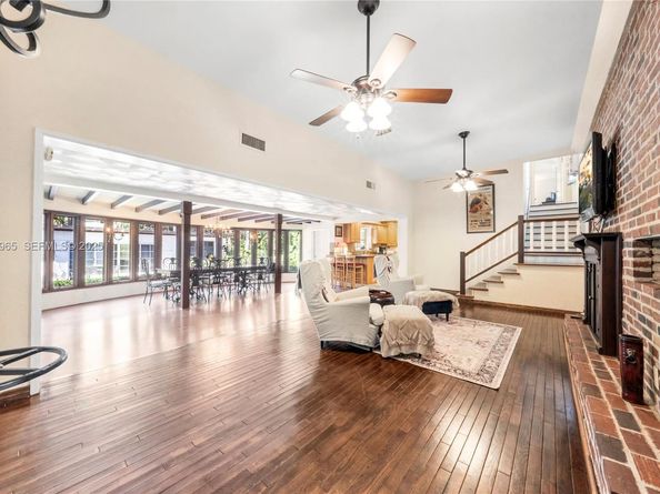 325 Bayberry Dr, Plantation FL 33317