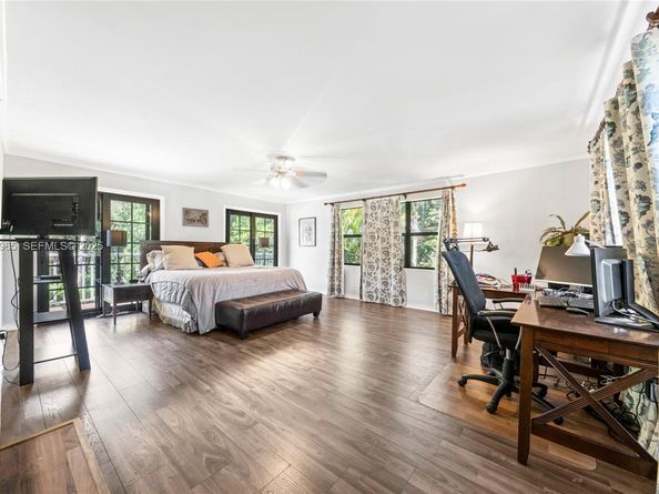 325 Bayberry Dr, Plantation FL 33317