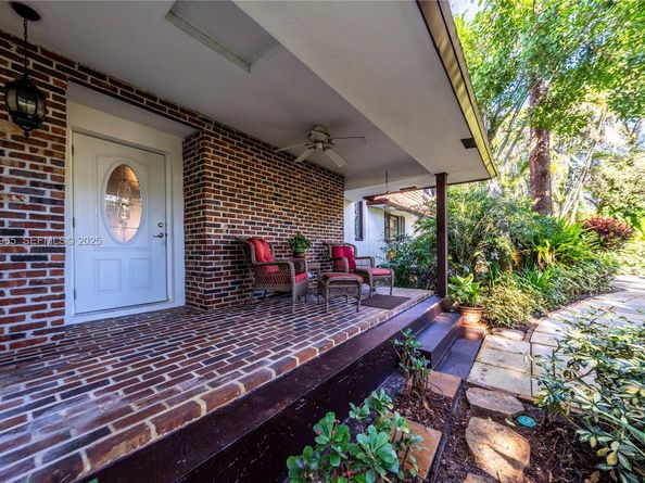 325 Bayberry Dr, Plantation FL 33317