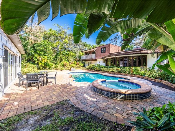 325 Bayberry Dr, Plantation FL 33317