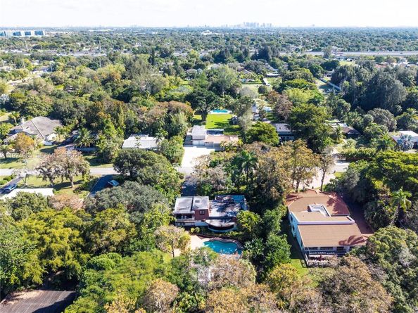 325 Bayberry Dr, Plantation FL 33317