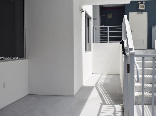 3339 Virginia St 207, Miami FL 33133