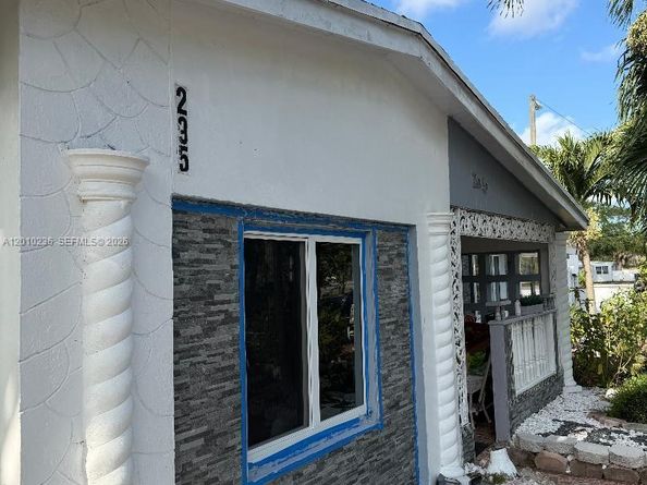 295 NW 122nd St, North Miami FL 33168