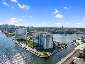 100 Golden Isles Dr PH 6, Hallandale Beach FL 33009