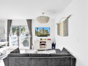360 Collins Ave 401, Miami Beach FL 33139