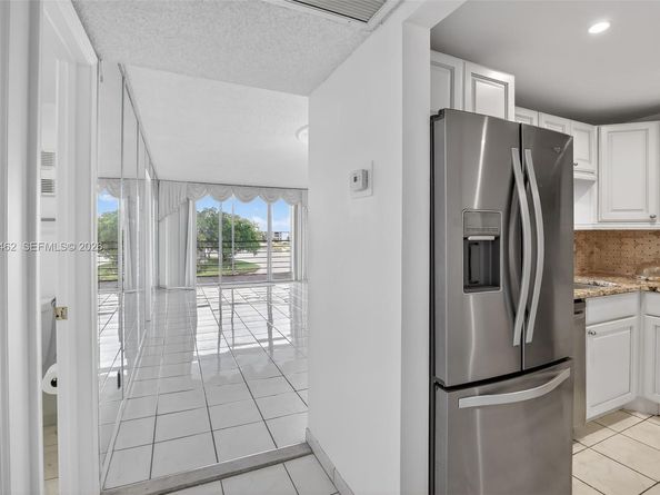 9235 Lagoon Pl 404, Davie FL 33324