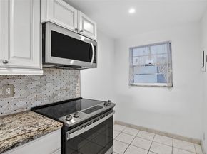9235 Lagoon Pl 404, Davie FL 33324