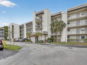 9235 Lagoon Pl 404, Davie FL 33324