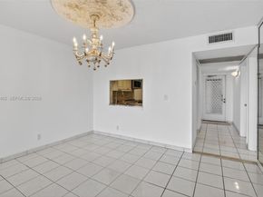 9235 Lagoon Pl 404, Davie FL 33324