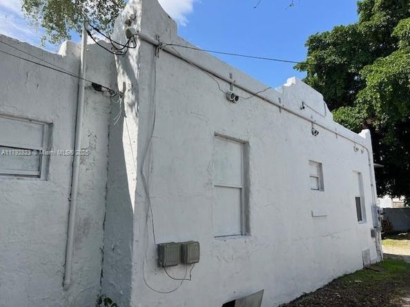 5434 NW 5th Ave, Miami FL 33127