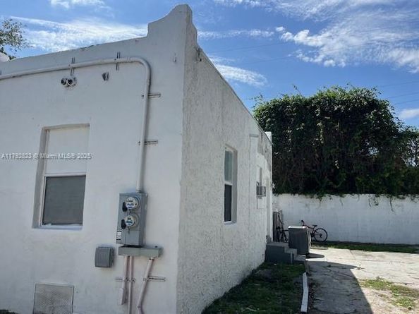 5434 NW 5th Ave, Miami FL 33127