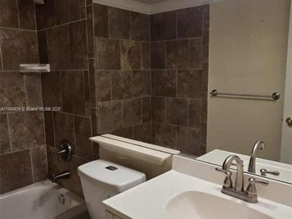 8050 W Mcnab Rd 212, Tamarac FL 33321