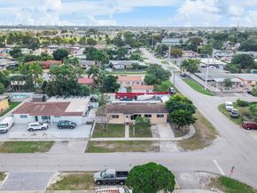 590 W 35th Pl, Hialeah FL 33012