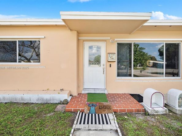 590 W 35th Pl, Hialeah FL 33012