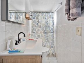 590 W 35th Pl, Hialeah FL 33012