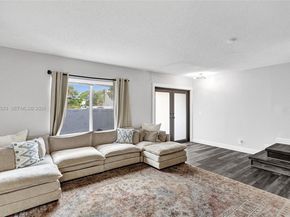 7402 NW 75th St, Tamarac FL 33321