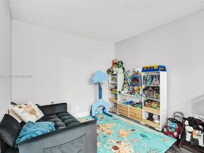 7402 NW 75th St, Tamarac FL 33321