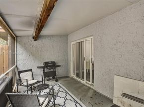 7402 NW 75th St, Tamarac FL 33321