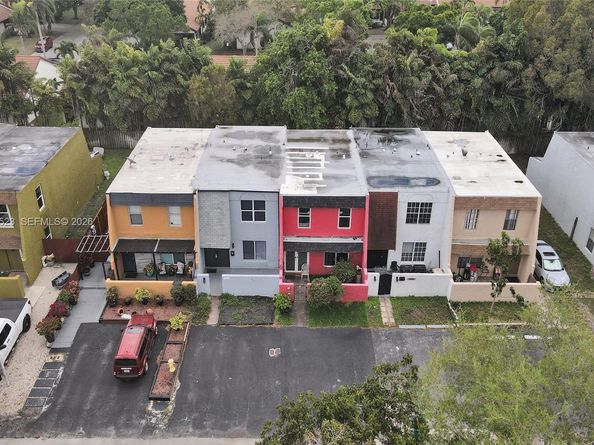 7402 NW 75th St, Tamarac FL 33321