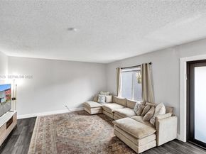 7402 NW 75th St, Tamarac FL 33321