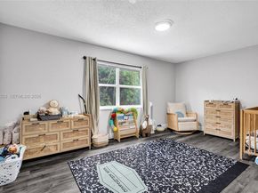 7402 NW 75th St, Tamarac FL 33321