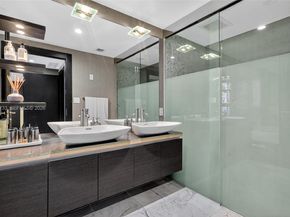 200 Biscayne Boulevard Way 1108, Miami FL 33131