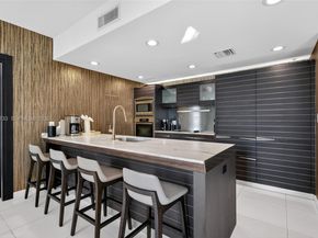 200 Biscayne Boulevard Way 1108, Miami FL 33131