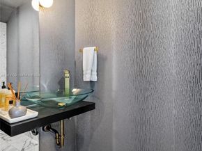 200 Biscayne Boulevard Way 1108, Miami FL 33131