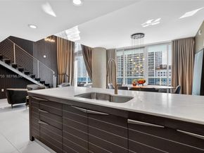 200 Biscayne Boulevard Way 1108, Miami FL 33131