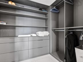 200 Biscayne Boulevard Way 1108, Miami FL 33131