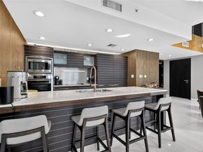 200 Biscayne Boulevard Way 1108, Miami FL 33131