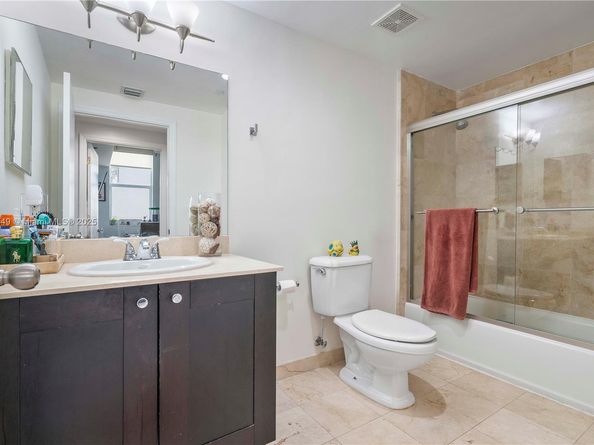 4100 Salzedo St 409, Coral Gables FL 33146