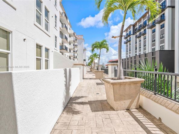 4100 Salzedo St 409, Coral Gables FL 33146
