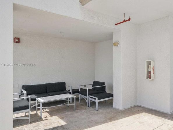 4100 Salzedo St 409, Coral Gables FL 33146