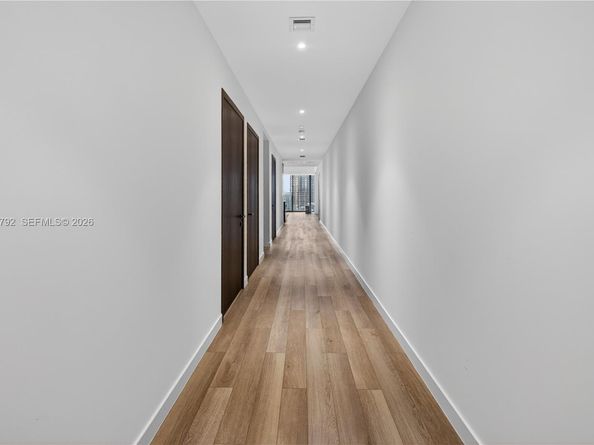 20 NE 11th 4703, Miami FL 33132
