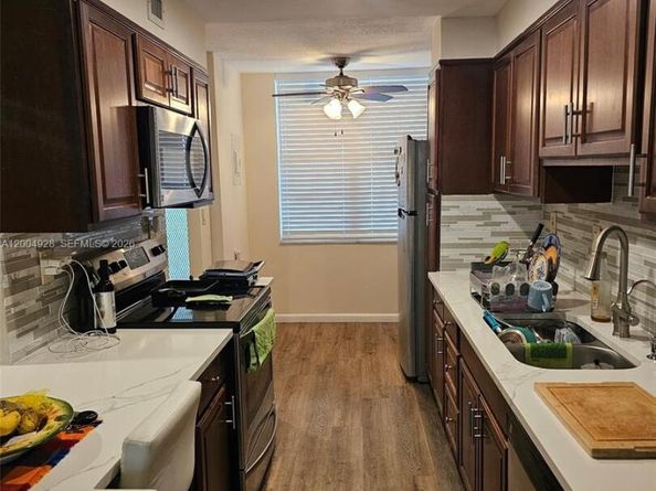 2998 NW 48th Ter 432, Lauderdale Lakes FL 33313