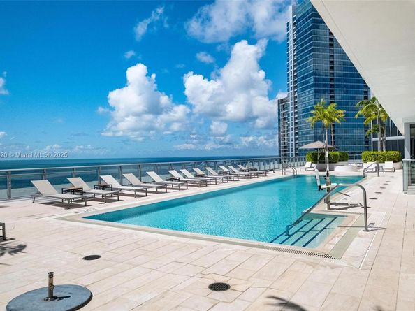 1300 Brickell Bay Dr 704, Miami FL 33131