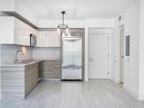 1300 Brickell Bay Dr 704, Miami FL 33131