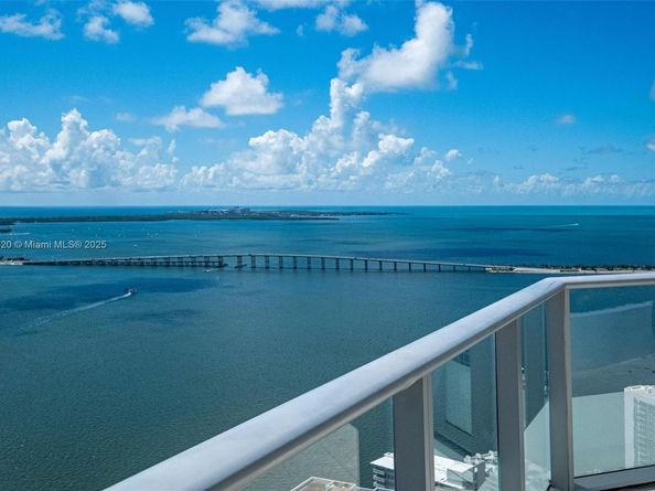 1300 Brickell Bay Dr 704, Miami FL 33131