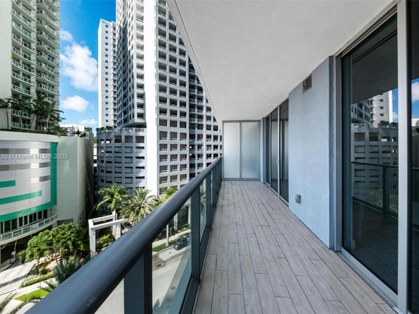 1300 Brickell Bay Dr 704, Miami FL 33131