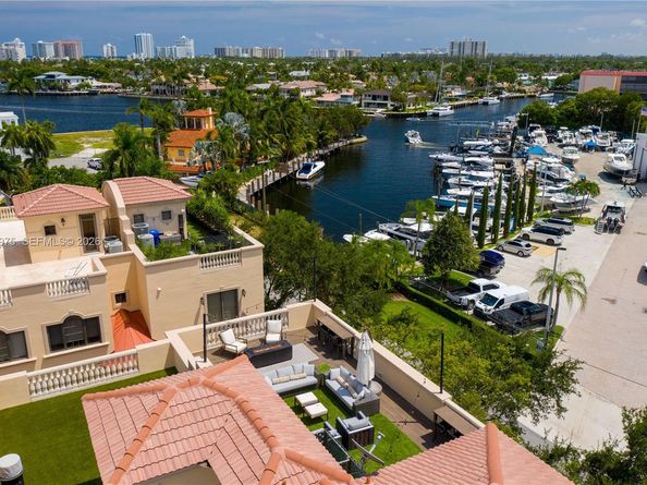 2106 SE 7th St 2106, Pompano Beach FL 33062